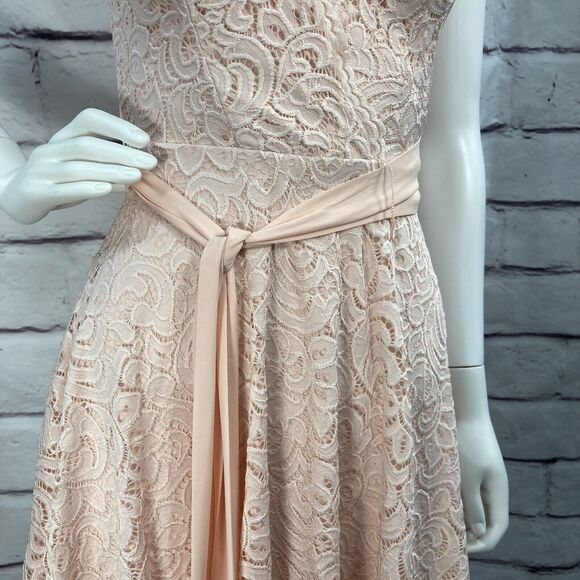 B. Darlin Formal Dress Size 3/4 Lace Overlay Peach Nude V Neck Faux Wrap Zip Tie - Picture 4 of 12